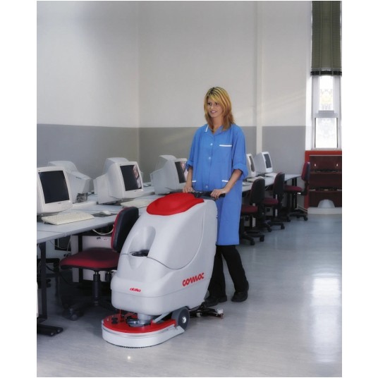 MASZYNA SZORUJĄCO ZBIERAJĄCA COMAC ABILA 50E